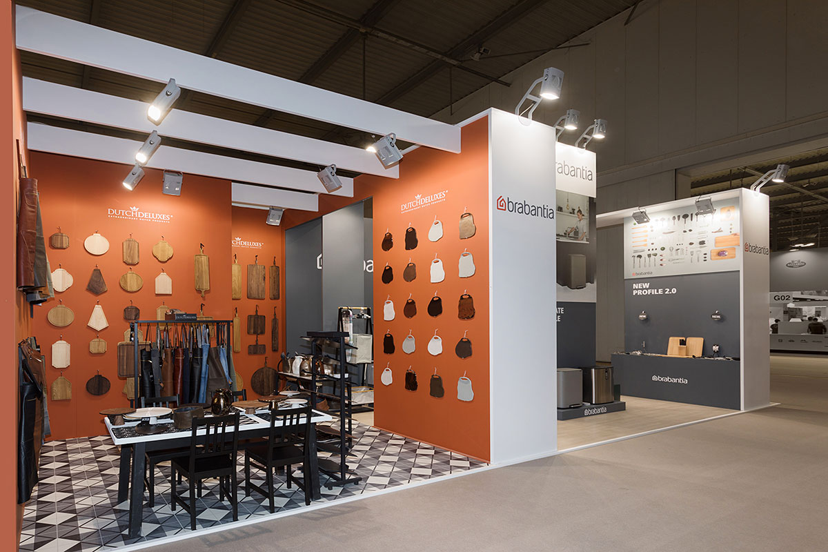 Allestimenti stand fiera Home Milano Homi · Un esempio di allestimento stand fieristico realizzato: guarda come lo abbiamo sviluppato L' immagine mostra un' allestimento realizzato da Diquadro per la fiera Home Milano Homi.