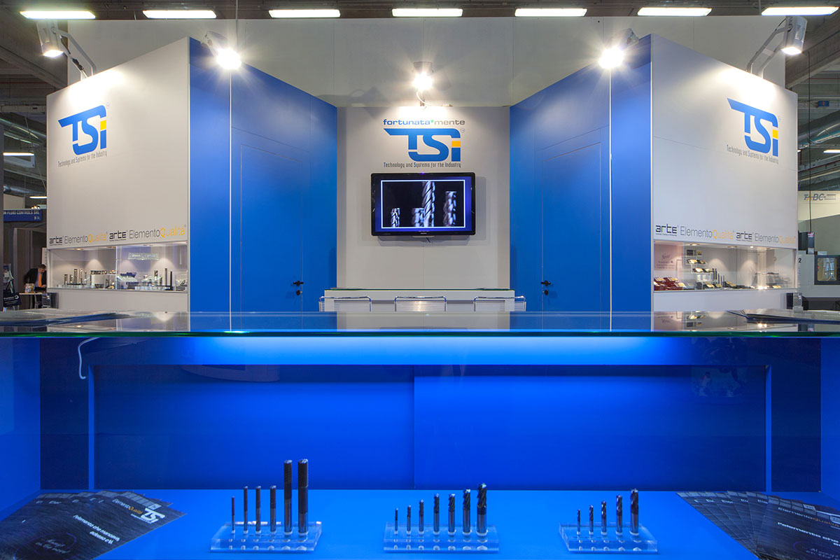 Allestimenti stand fiera Mec Spe Bologna · Un esempio di allestimento stand fieristico realizzato: guarda come l'abbiamo sviluppato La foto mostra uno stand allestito per la mostra Mec Spe di Bologna